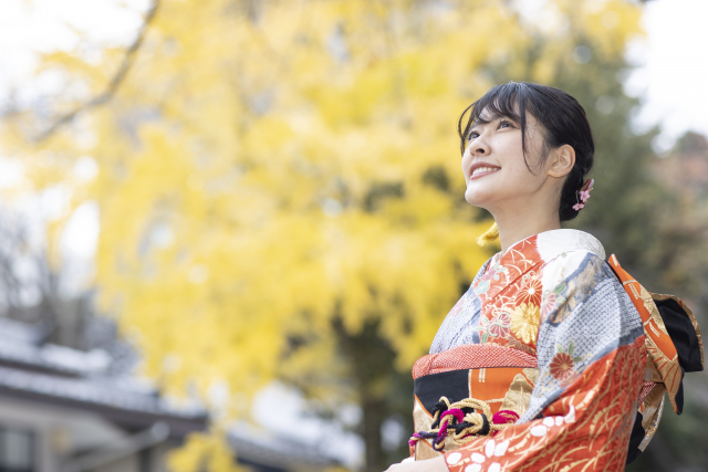 【成人式お祝いの言葉】久しぶりに後輩に連絡をする【LINE・メール例文集】