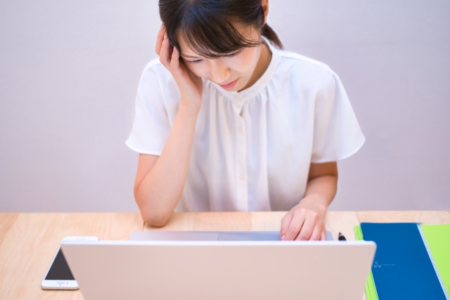 頭痛：幼稚園（保育園）欠席届、１２例文