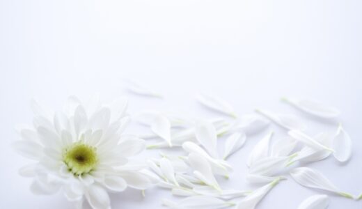 会社上司の(ご主人/奥様)が亡くなった際のお悔みメール例文・LINEでのお悔み申し上げます・注意点とマナー