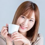 「甘い汁を吸う」意味は?言い換えは?ビジネスでも使える?使い方例文と英語では?