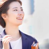 「目を丸くする」意味は？言い換えは？ビジネスでも使える？失礼ではない使い方例文