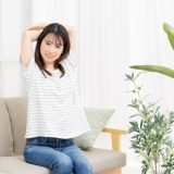 「手を上げる」意味は？言い換えは？ビジネスでも使える？失礼ではない使い方例文