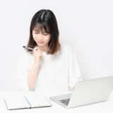 「やるせない」意味は？言い換えは？ビジネスでも使える？深読みされない失礼がない使い方例文